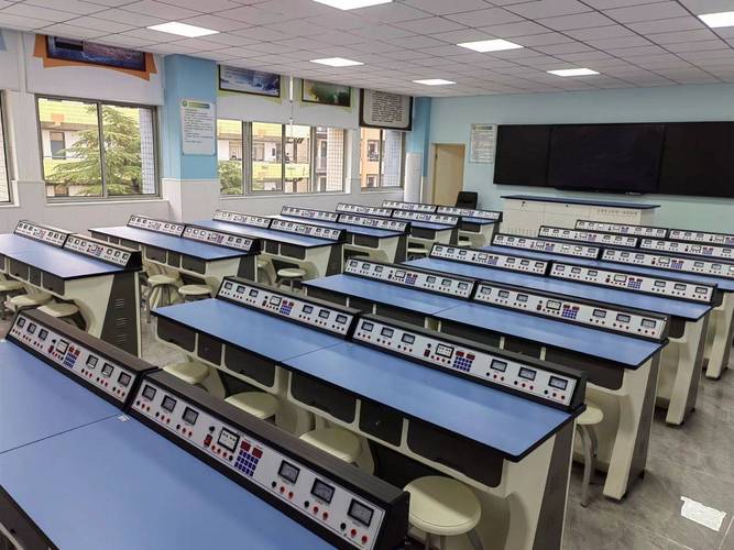 普通初中理化生实验室的教学仪器配置与教学支撑分析